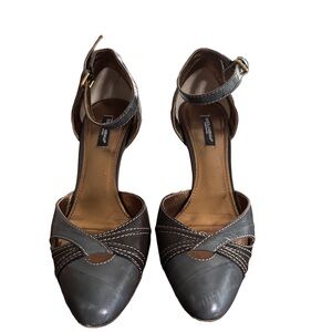 DOLCE & GABBANA
Leather Printed D'Orsay Pumps size 39 is IS size 9.